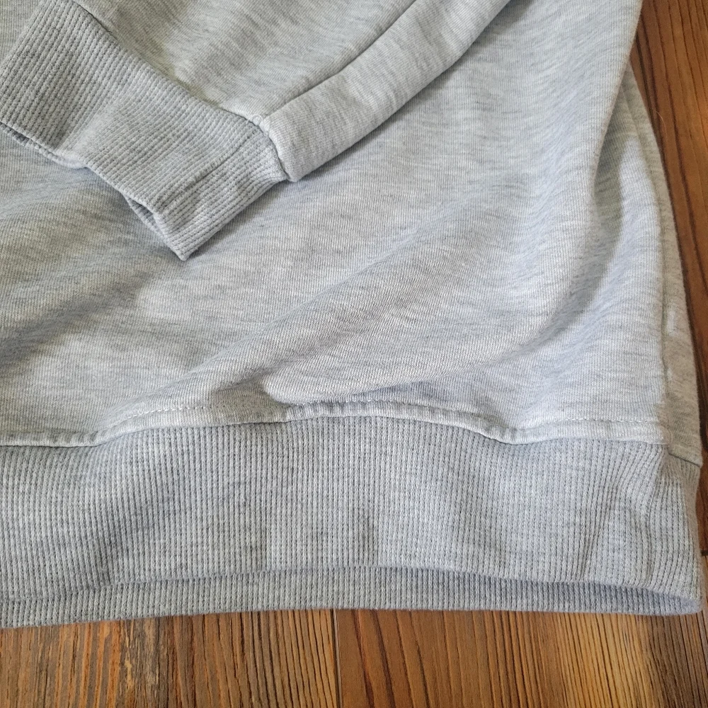 1970 Gray Sweatshirt Womens Size 3XL Graphic Design - Picture 4 of 7